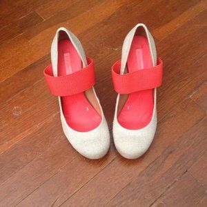 Vintage BCBG Ma-Nikki Pumps